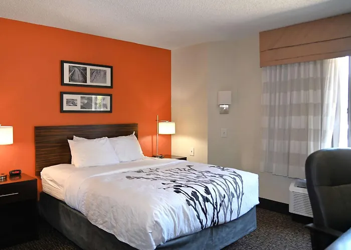 Sleep Inn & Suites Spring Lake - Fayetteville Near Fort Bragg