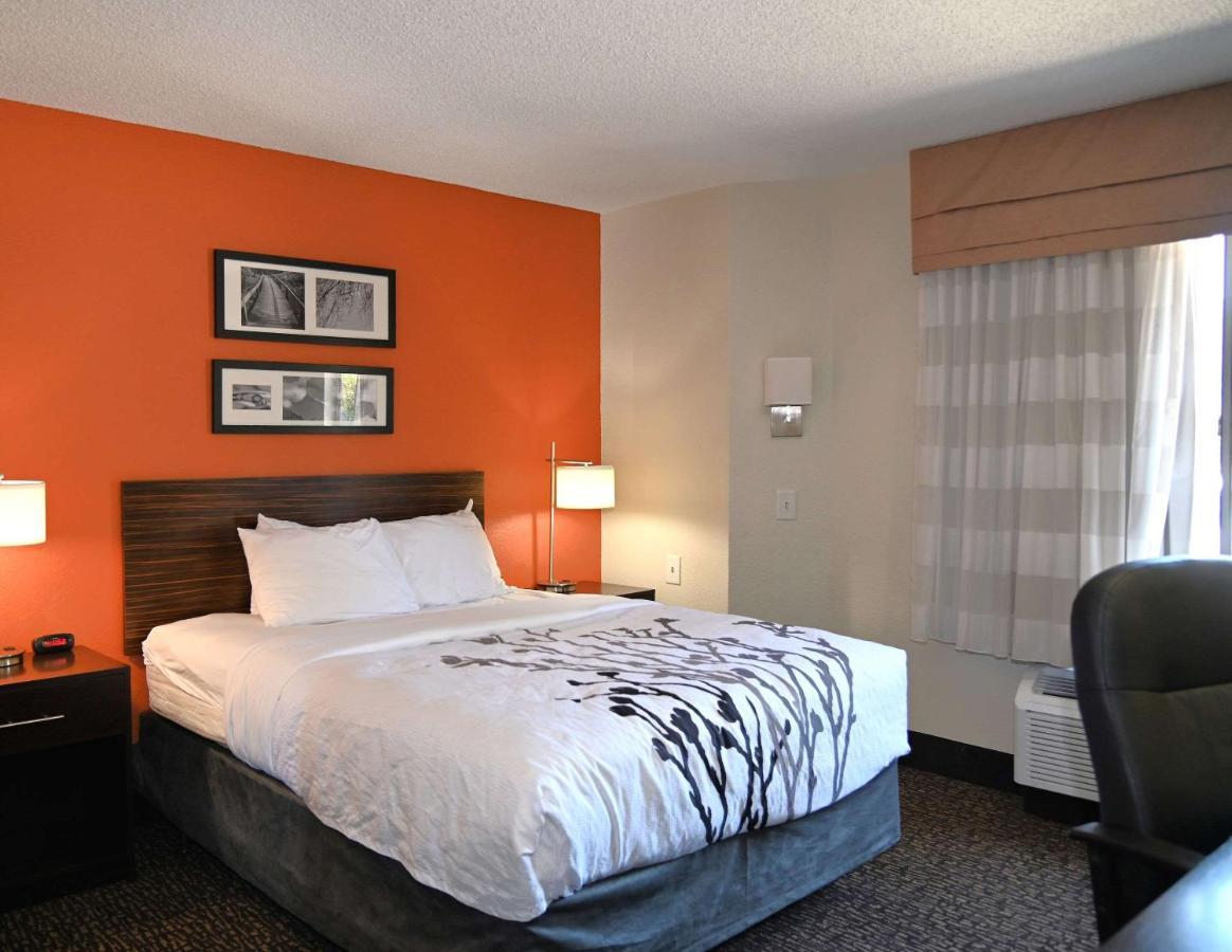 Sleep & Spring - Fayetteville Near Bragg Hotel 2*