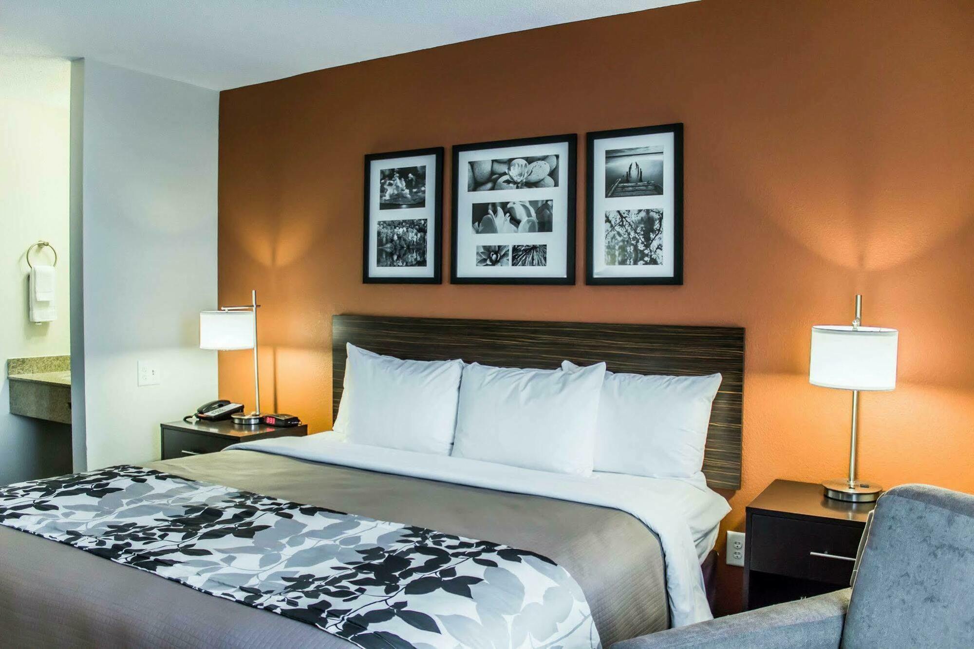 Hotel Sleep & Spring - Fayetteville Near Bragg