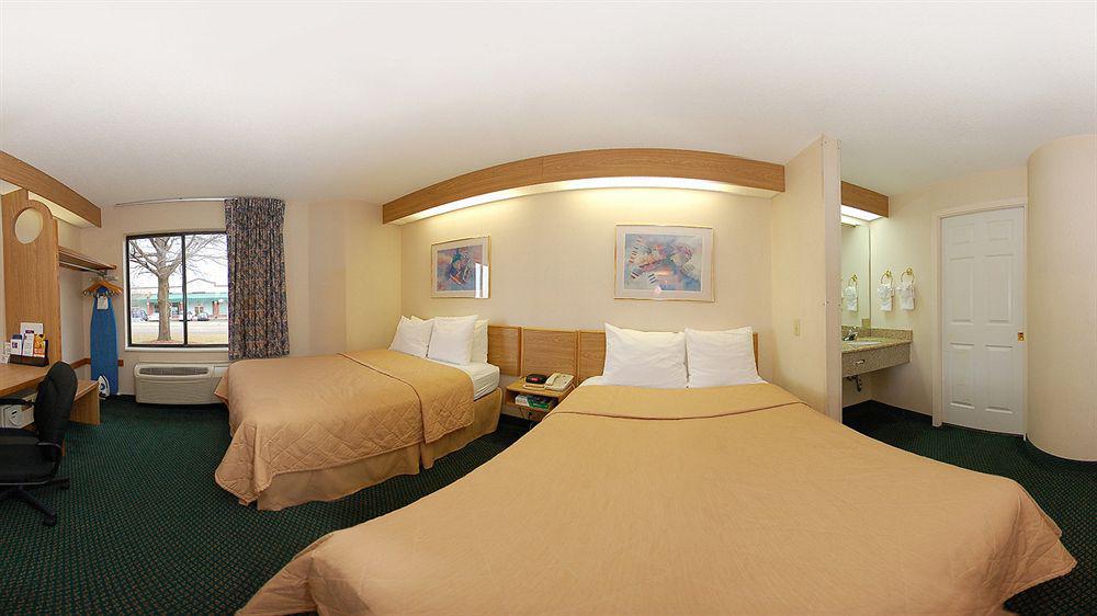 Hotel Sleep & Spring - Fayetteville Near Bragg Spring Lake